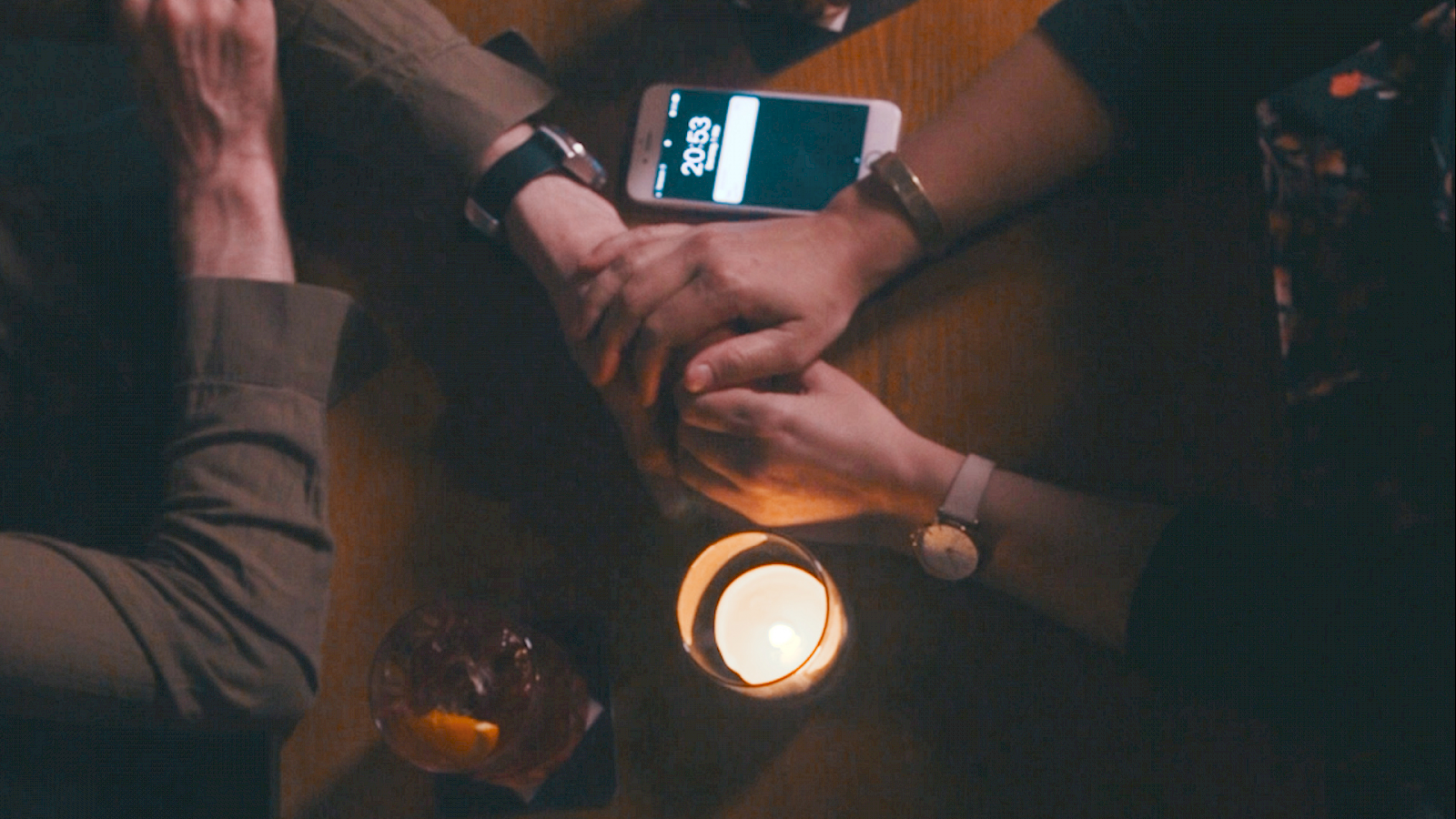 Phonelove.ch - Smartphone und zwischenmenschliche Beziehungen