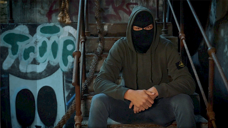 ABSEIZ - Ultras und Hooligans: Eine Gemeinschaft am Rande der Gesellschaft