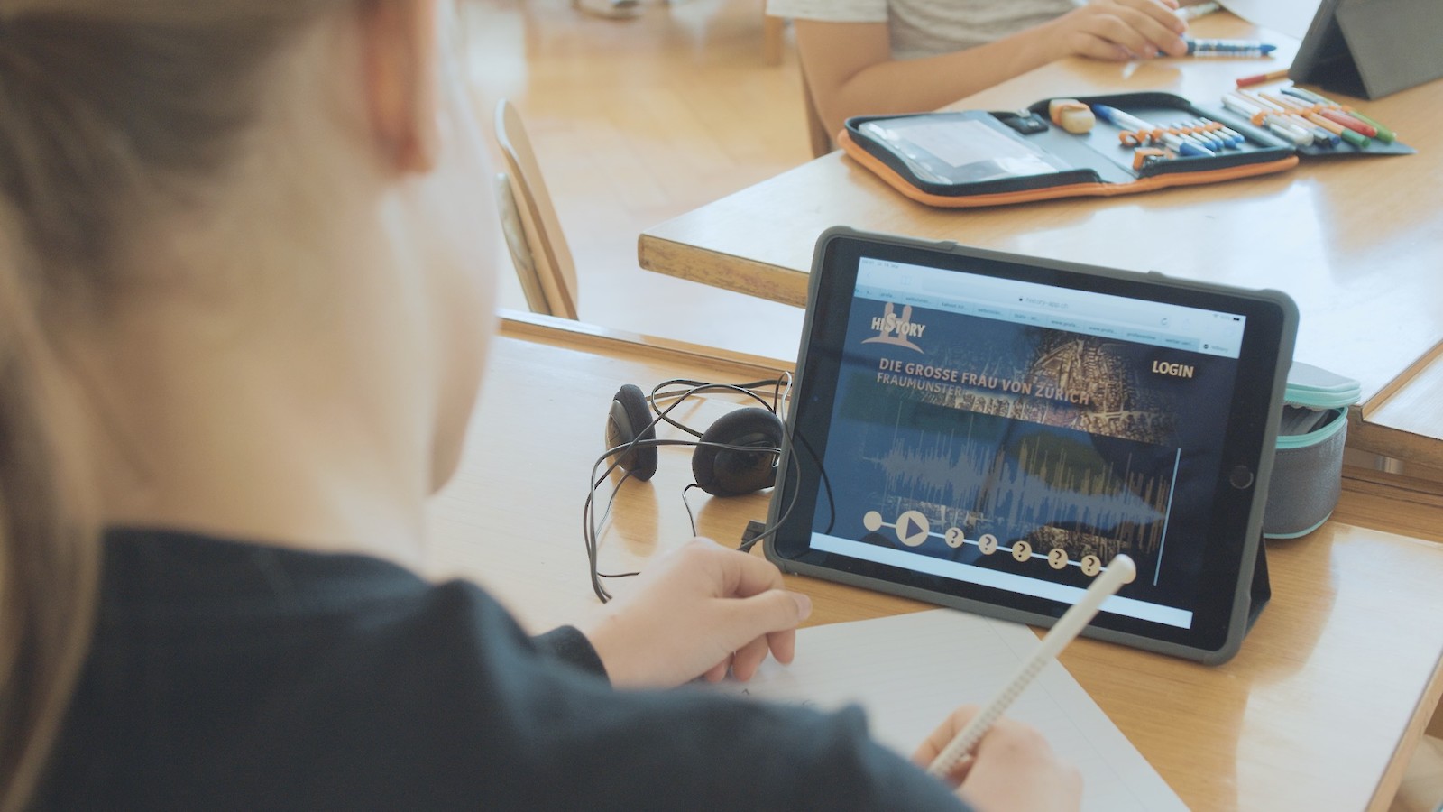 hiStory - Eine Lern Web-App vermittelt Primarschülern die Geschichte des Zürcher Mittelalters