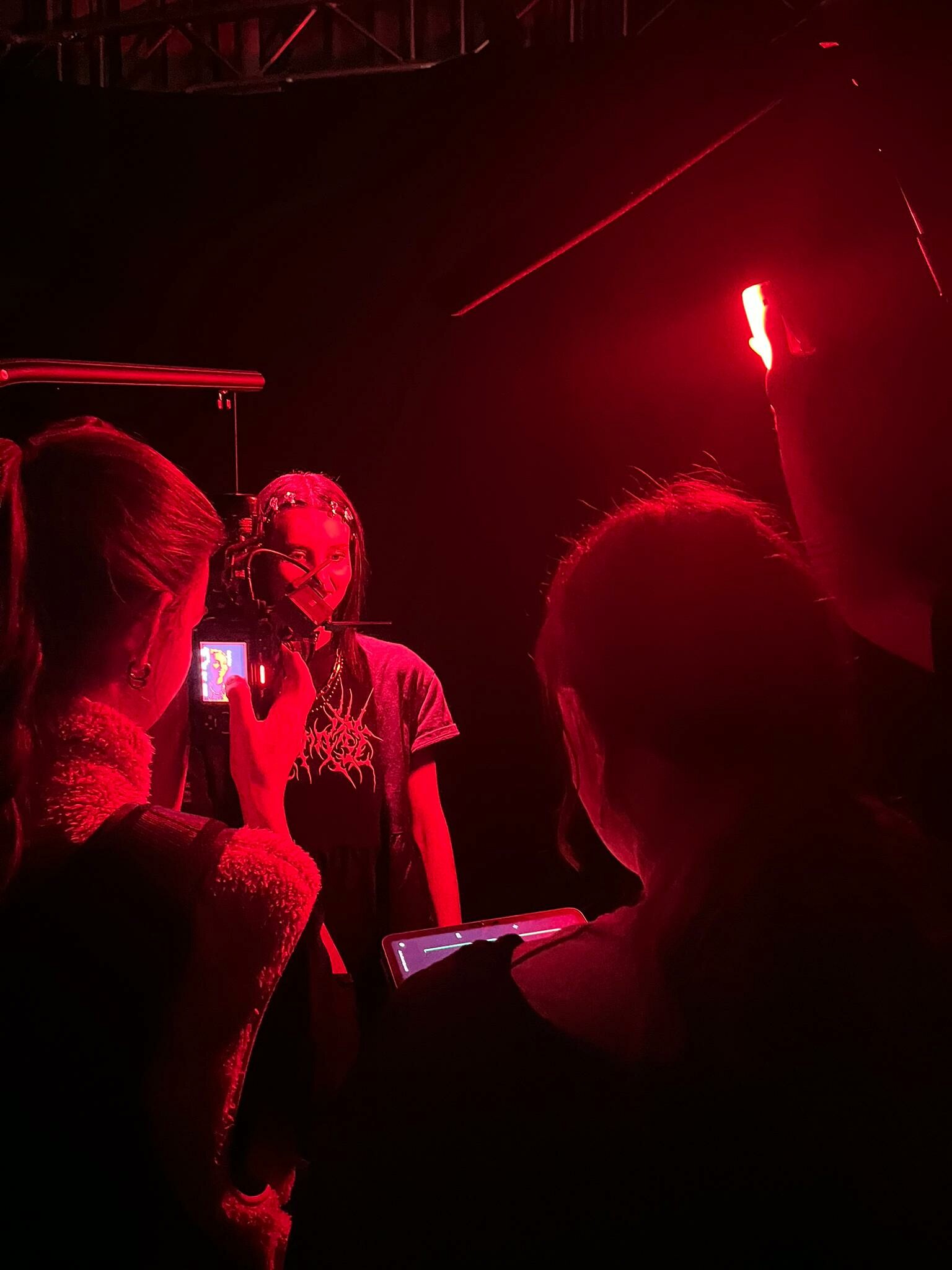 Studierende und Hauptdarstellerin Steffi Friis während den Dreharbeiten