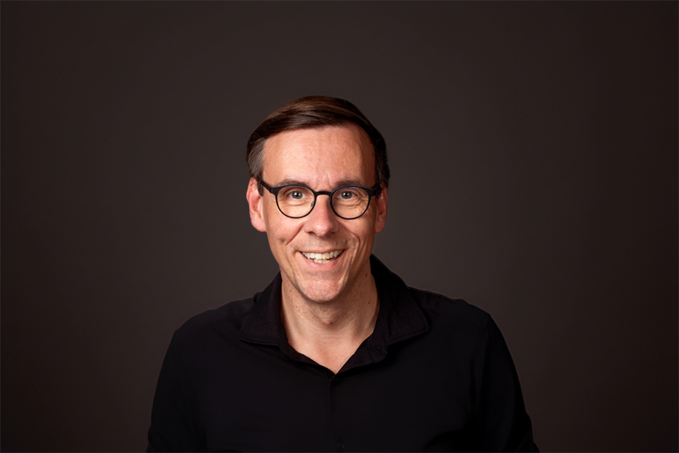 Podcasten, aber erfolgreich: Warum Story & Strategie zusammengehören – Sven Preger zu Gast bei Cast